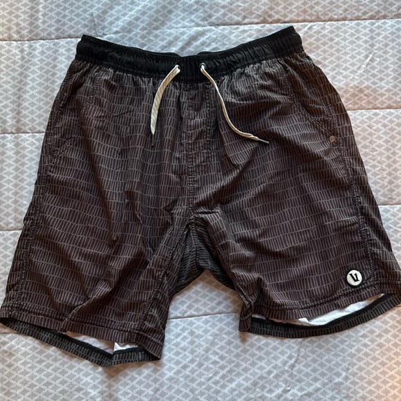 Vuori Kore Shorts 7” - Picture 1 of 2